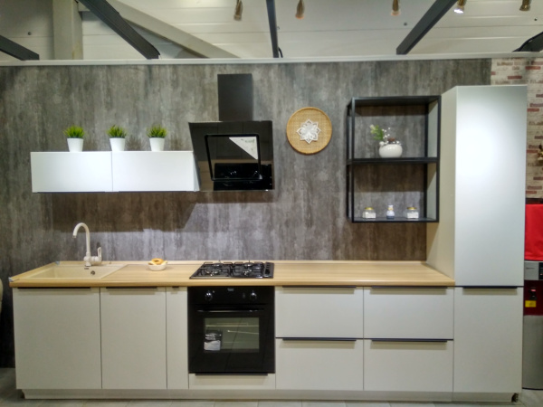 Кухонный гарнитур на заказ Белая Сосна