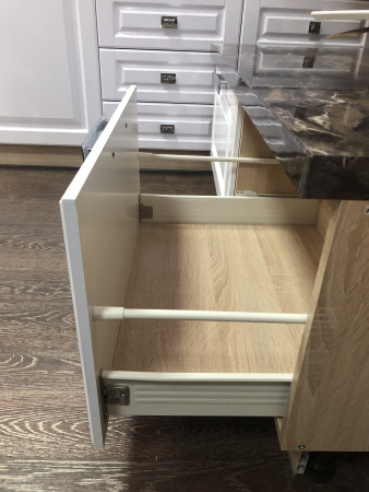 Кухонный гарнитур на заказ Ретро белая (архив)