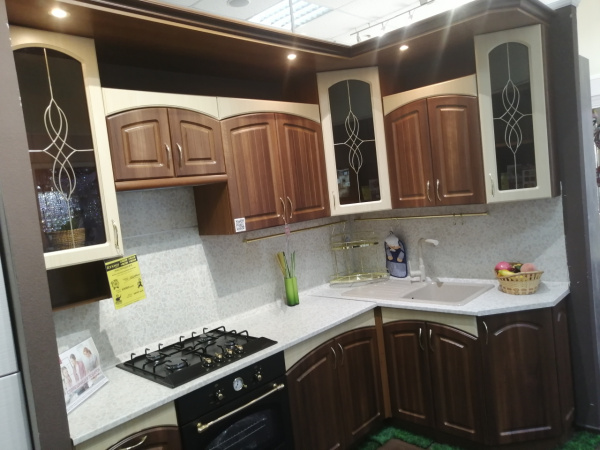 Кухонный гарнитур на заказ Амелия (архив)