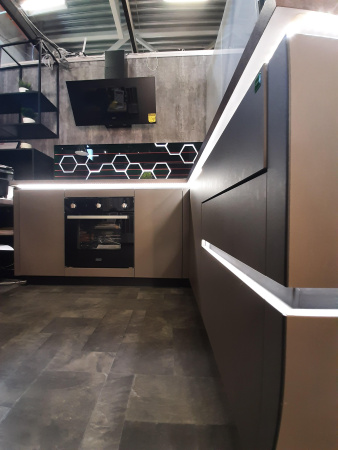 Кухонный гарнитур на заказ Симпл угловой М