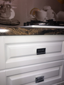 Кухонный гарнитур на заказ Ретро белая (архив)