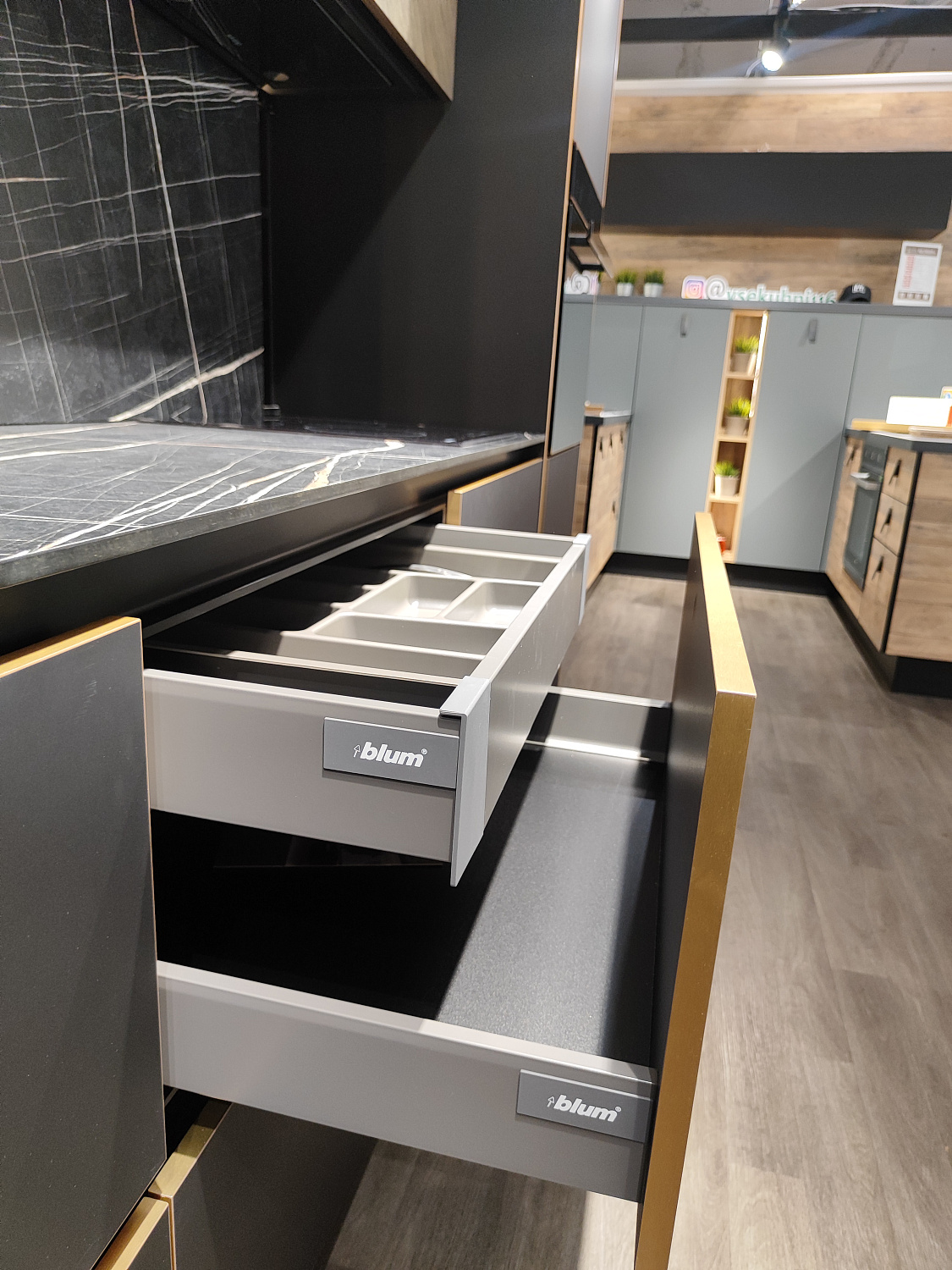 Кухонный гарнитур " Шпон + Perfect Sense