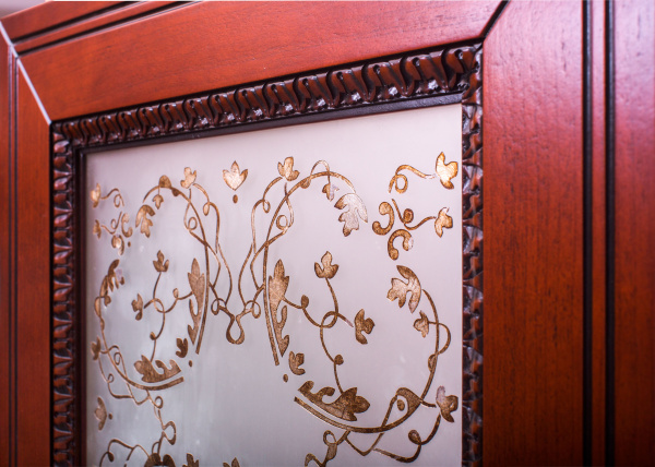 Рисунок на стекло и фасад поталью