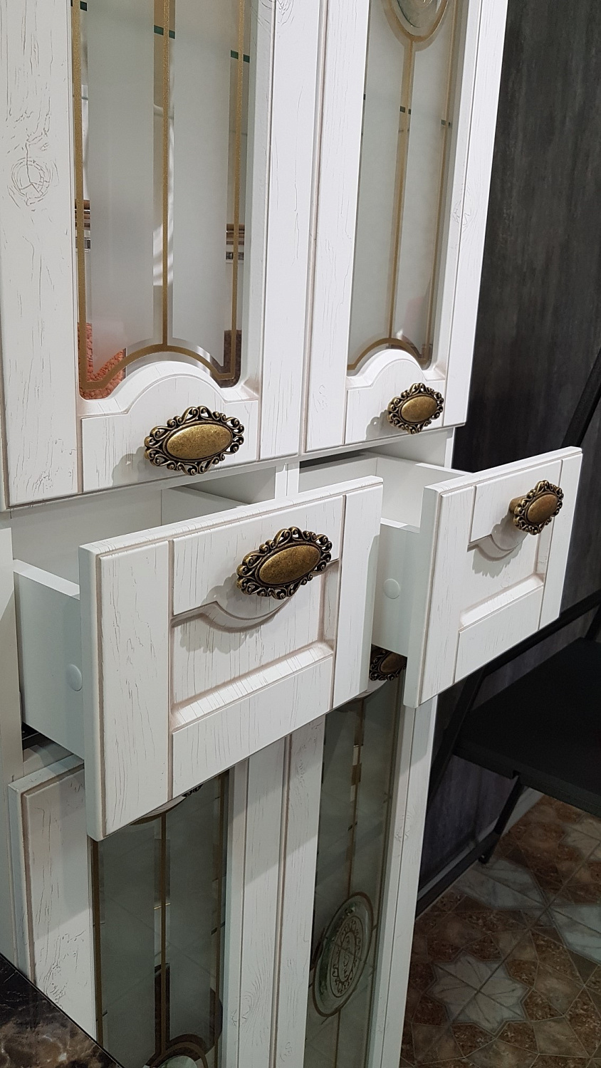 Кухонный гарнитур на заказ Изабель Белая (архив)