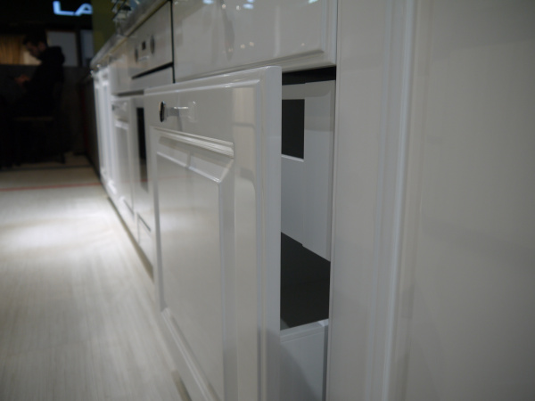 Кухонный гарнитур на заказ Неоклассика ДМ