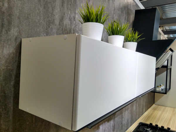 Кухонный гарнитур на заказ Белая Сосна