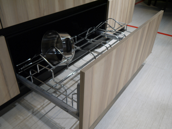 Кухонный гарнитур на заказ Глосс Гола