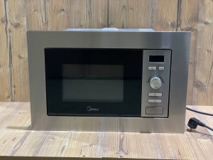 №4 Микроволнова печь Midea AG820BJU-SS, с выставочного образца, в стрейч пленке