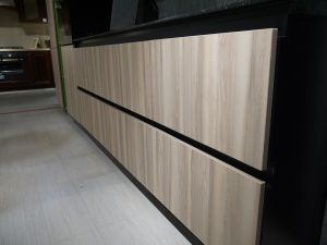 Кухонный гарнитур на заказ Глосс Гола