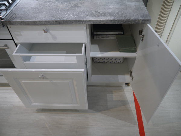 Кухонный гарнитур на заказ Неоклассика ДМ