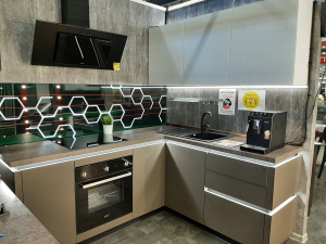 Кухонный гарнитур на заказ Симпл угловой М